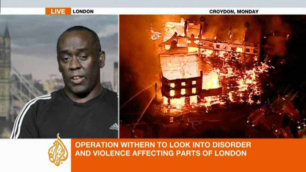 Violent riots spread in UK