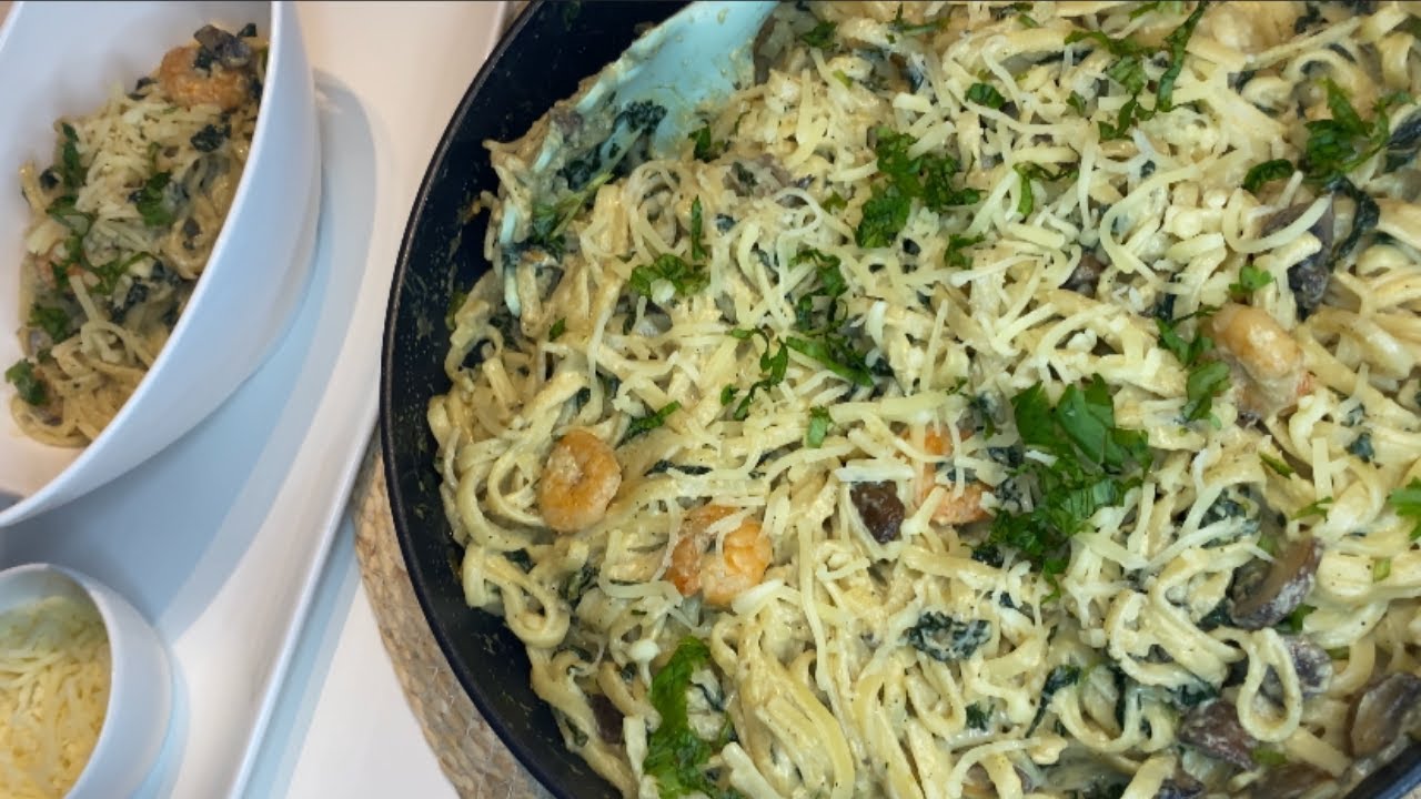 #pasta in kookroom met garnalen en spinazie /معكرونة بالقمرون (الجمبري )و السبانغ بكريما بيضاء رائعة