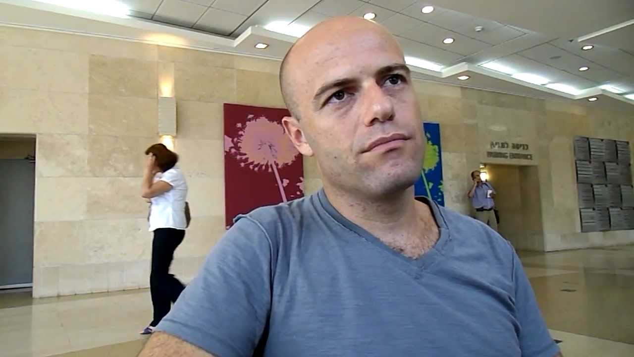 CultureBuzz converses with Yariv Mozer - The power of documentaries! (part 1).