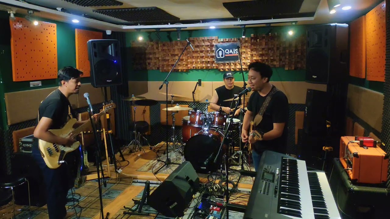 Pee Wee Gaskins - Sebuah Rahasia (Cover Band at Qais Music Studio)