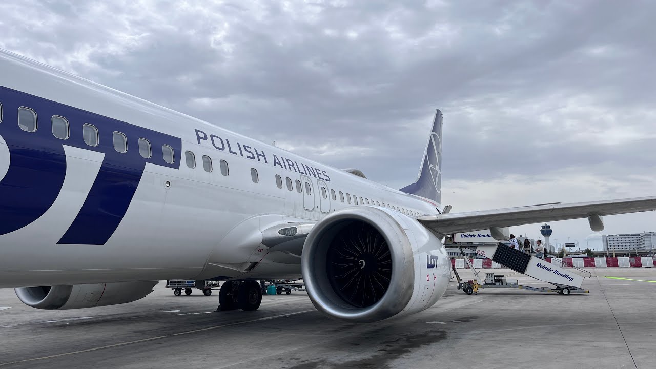 LOT Polish Airlines from Athens ATH to Warsaw WAW / LOT z Aten do Warszawy