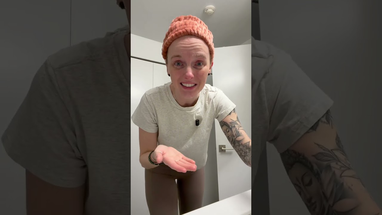 The extra wide headband to keep the hair out of your face when you&rsquo;re washing your face or doing