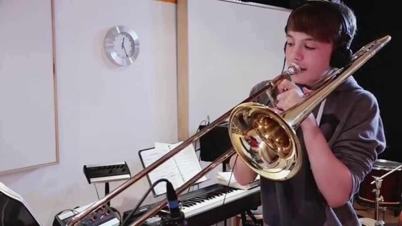 Shufflin' in F / Trombone Playing