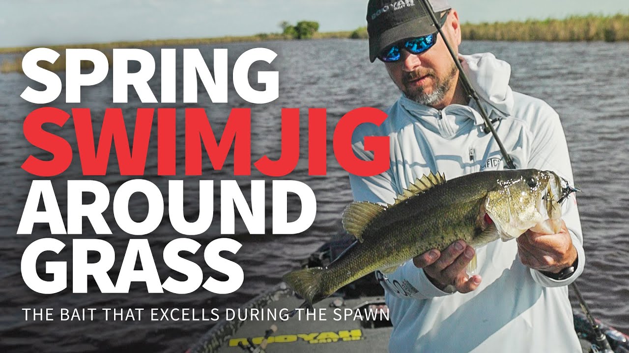 SWIMMING A JIG around GRASS during the SPAWN! (MY Go-to BAIT!)