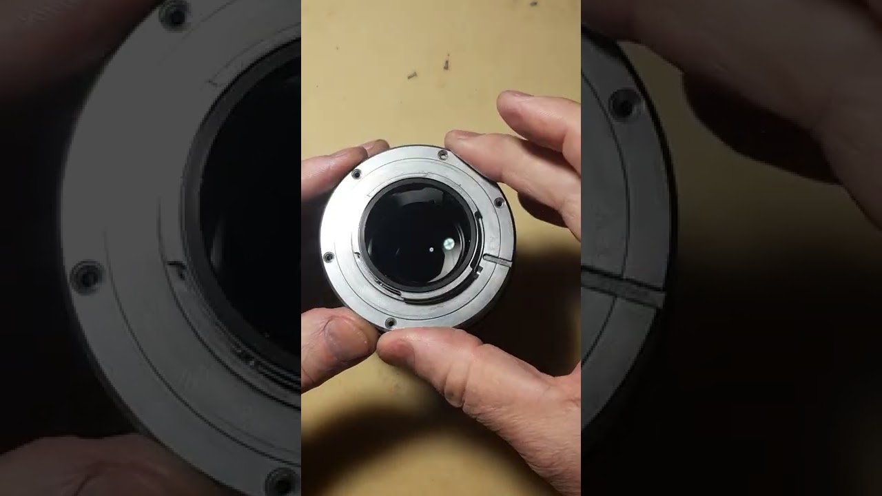 ZENITAR - 1N 85/1.4 как бы на nikon. Диафрагму, по ходу купили у китайцев. Связи с тушкой нет. 450$