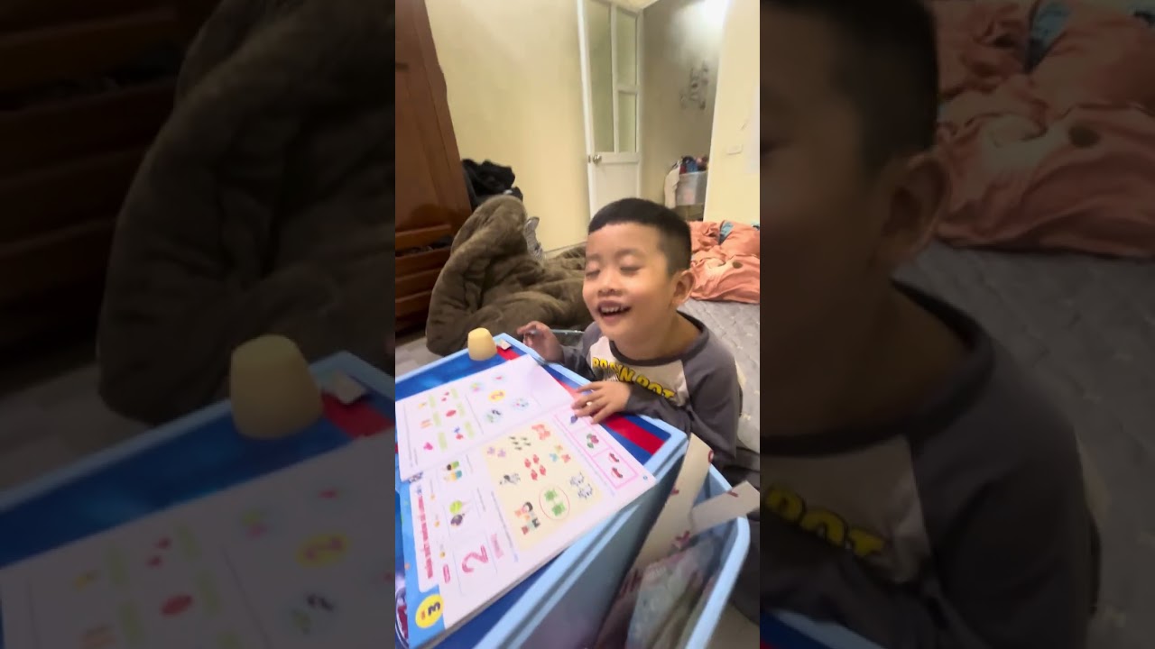 Mẹ ở nhà là con lại có tiểu phẩm