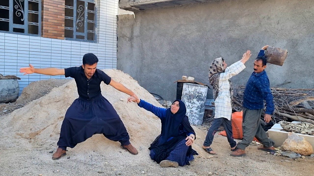 Shakeel's protests and her return to Abbas's house to reclaim her share of flour