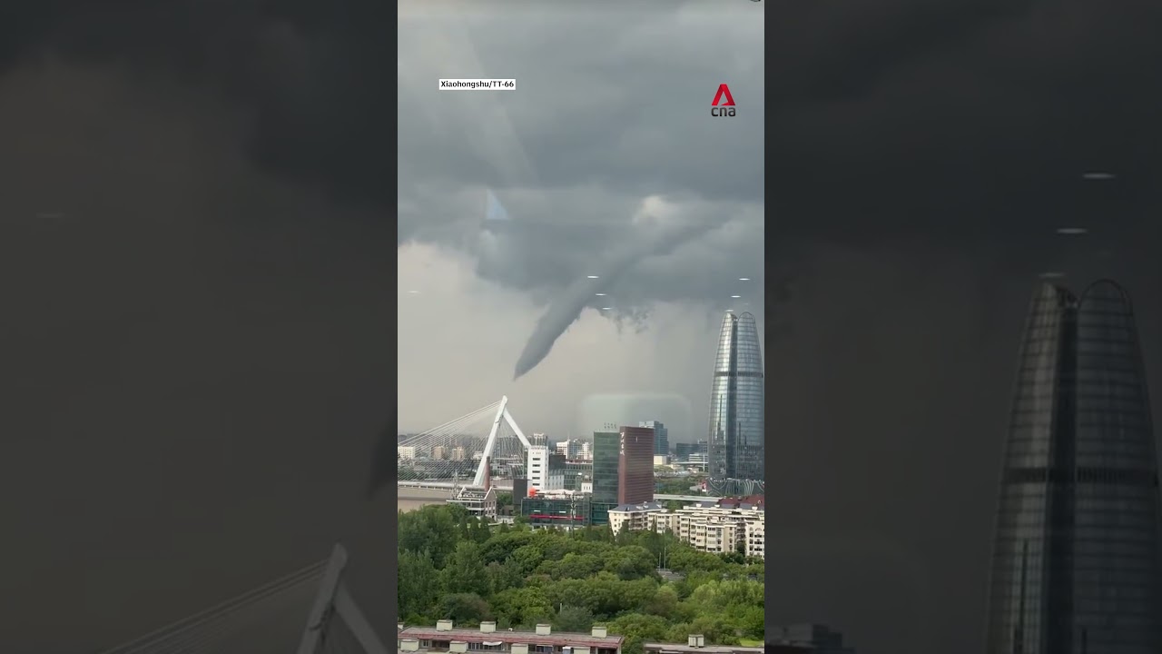 Funnel cloud appears over Ningbo, China