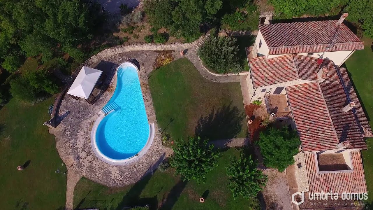 Podere Vista Todi con campo da tennis | Umbria Domus