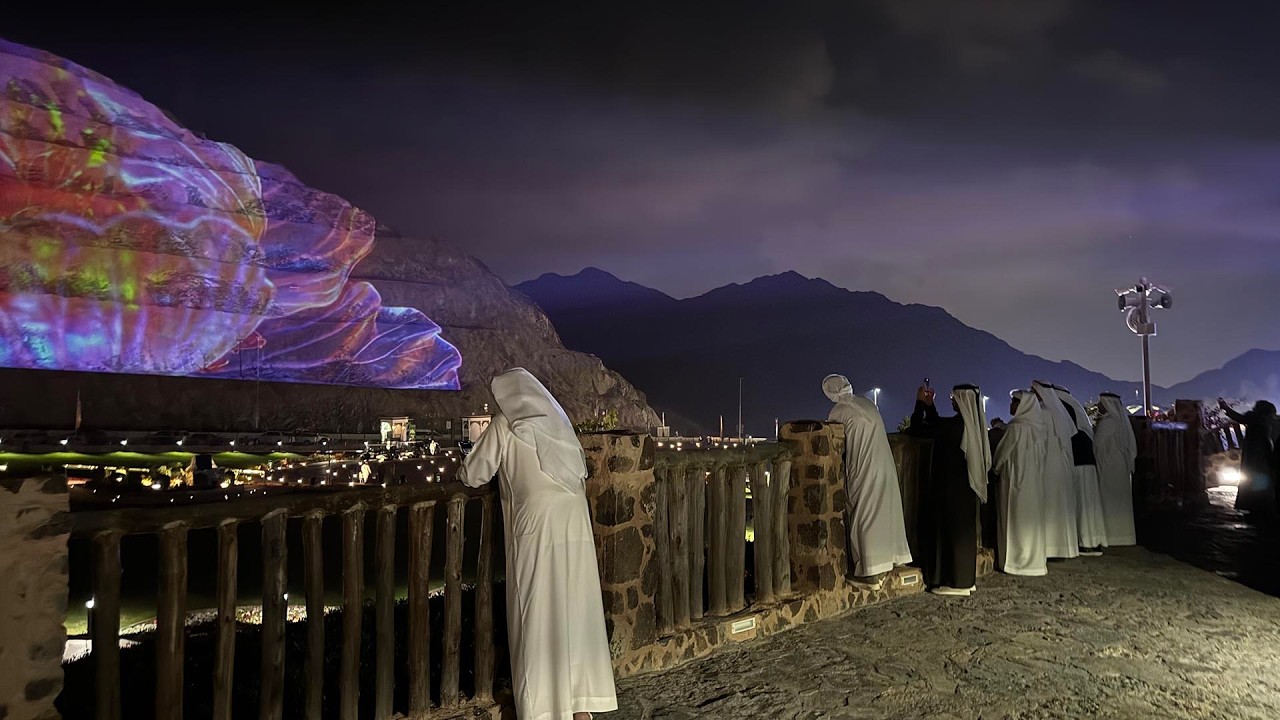 مهرجان أضواء الشارقة يعزز حضوره بعروض نوعية في المنطقة الشرقية