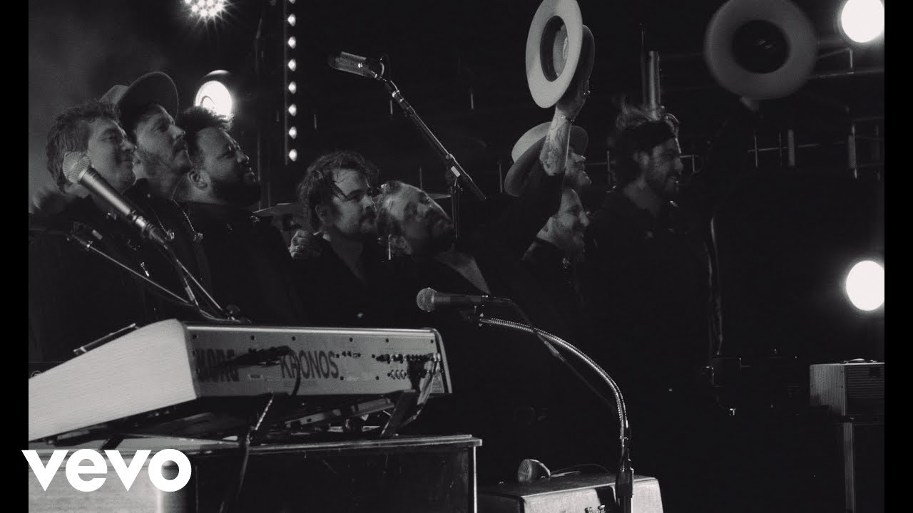 Nathaniel Rateliff & The Night Sweats - Love Don't (Official Music Video)