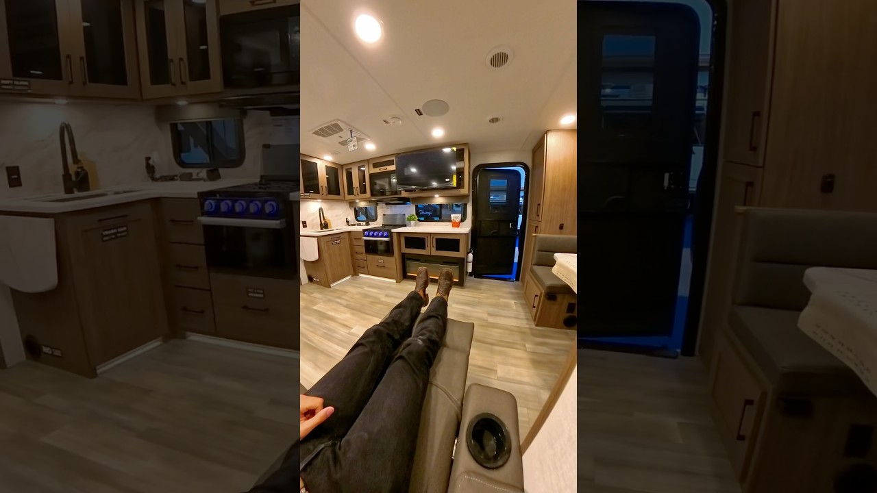Perfect floor plan design! 2025 Alliance Delta 252RL travel trailer RV