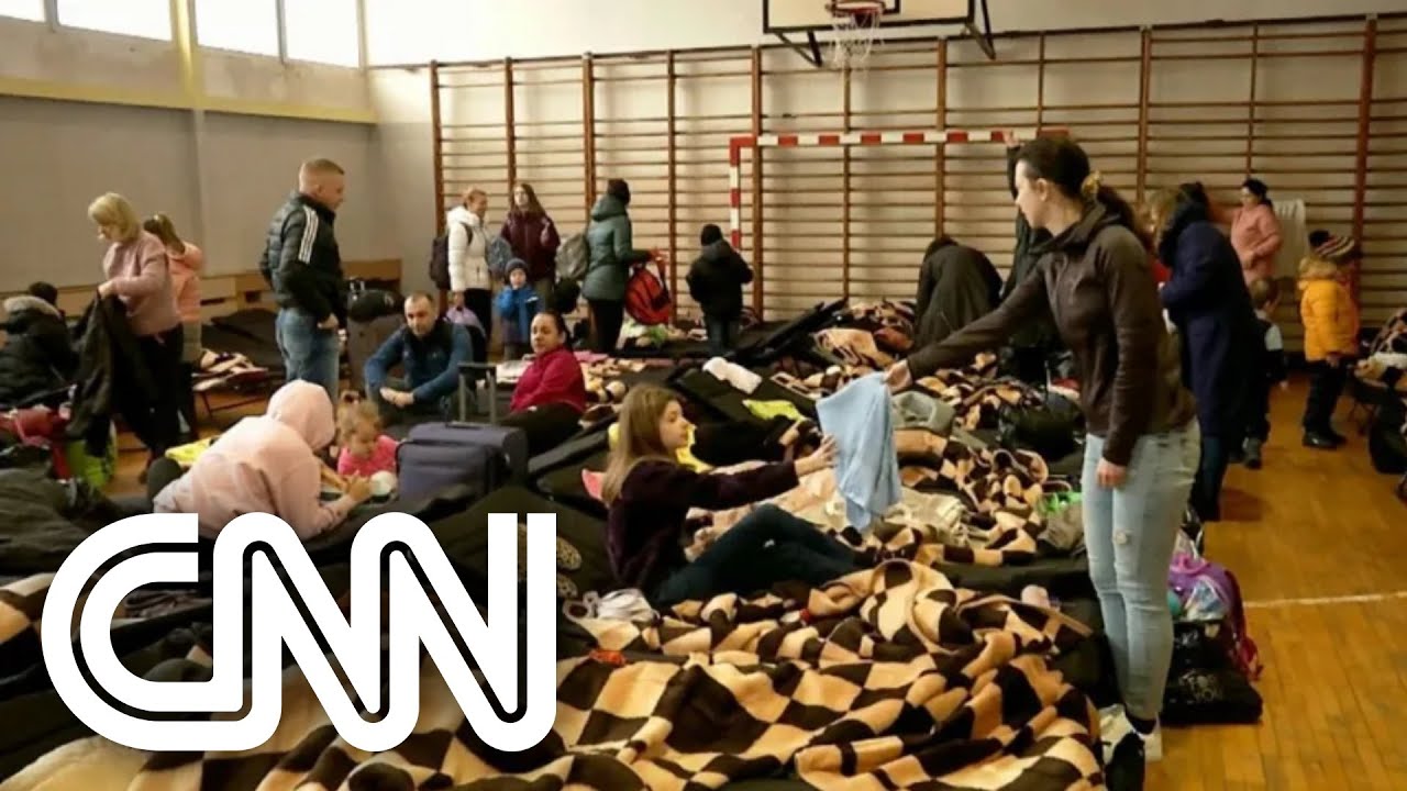 Dor pela perda e separação afeta saúde mental de refugiados, diz psicóloga | LIVE CNN