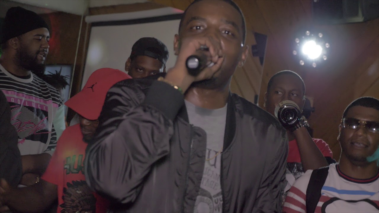 Qwan Yola Live At Courtside [Shot by @TeeGlazedIt]
