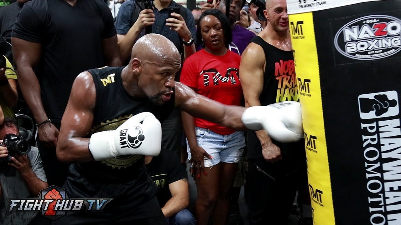 MASTER AT WORK! FLOYD MAYWEATHER THROWING BODY SHOTS FOR MCGREGOR ON HEAVY BAG!
