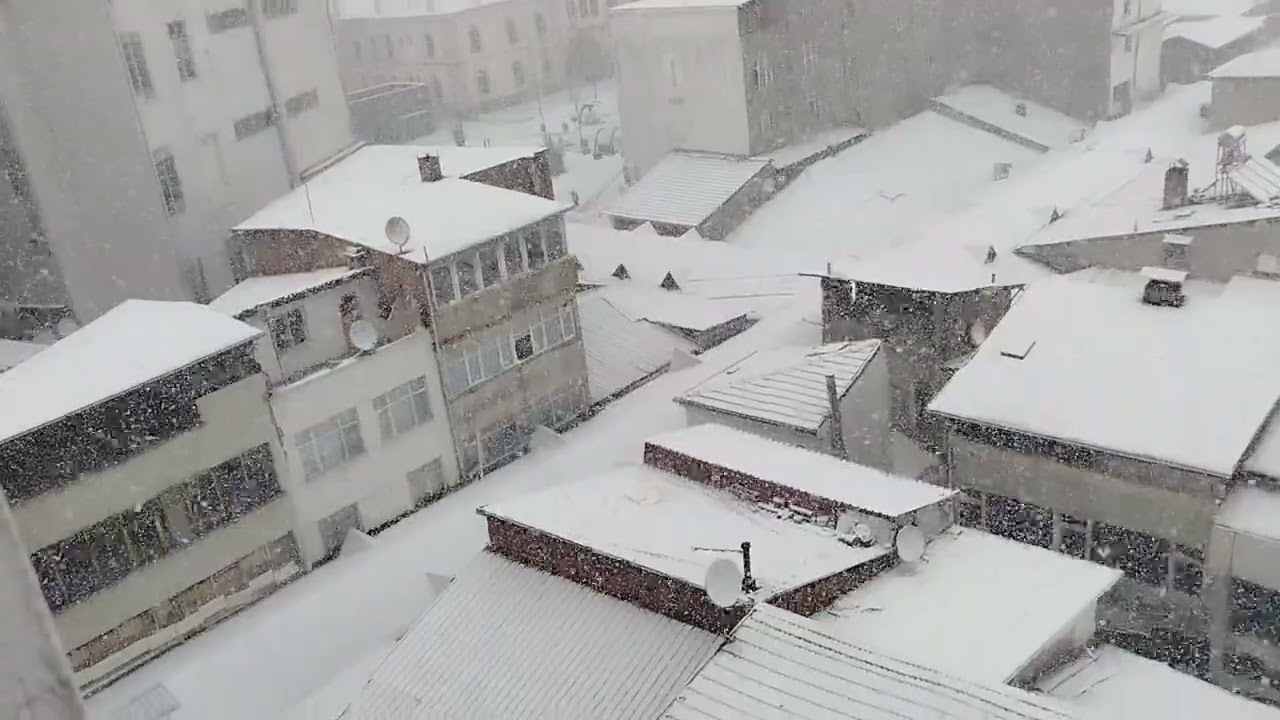 Elazığ da Kar yağışı etkili oldu hayat durdu. #elazığ  #keşfet #elazığbelediyesi#kar #istanbul 