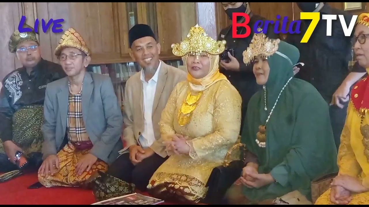 Ketum Alumni Bumi Sriwijaya For Anies 2024 Merry Samiri & Walikota Dumai H. Paisal Di Pendopo Anies
