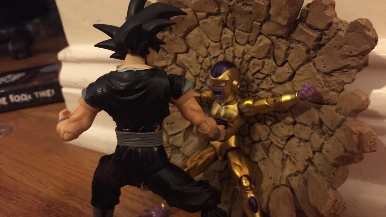 Dragon Ball Z stop motion: Evil Goku vs Golden Frieza (stop motion battle)