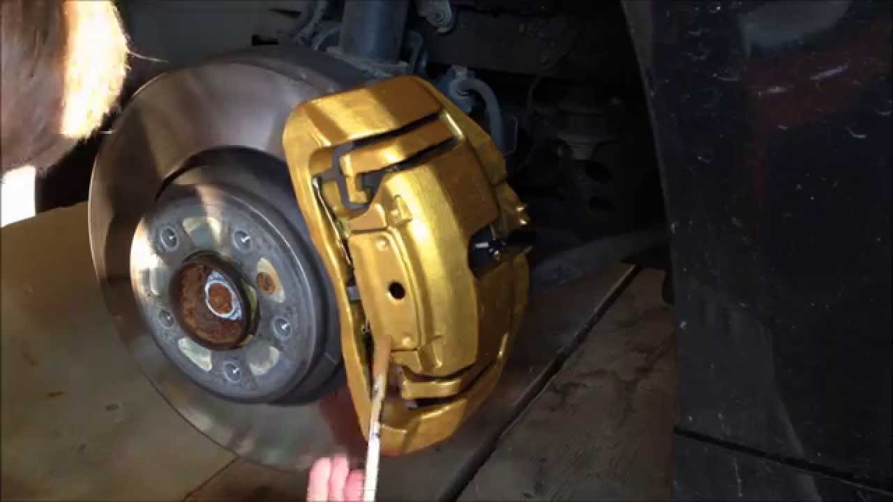 BMW E92 335i Painting Brake Calipers | Prestige Gold Foliatec