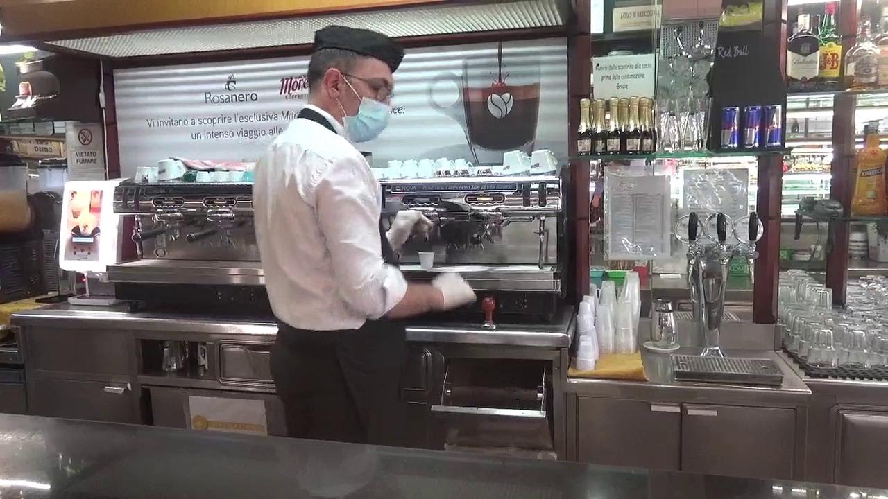 Palermo, riaprono i bar solo per l'asporto e l'Amat potenzia le corse
