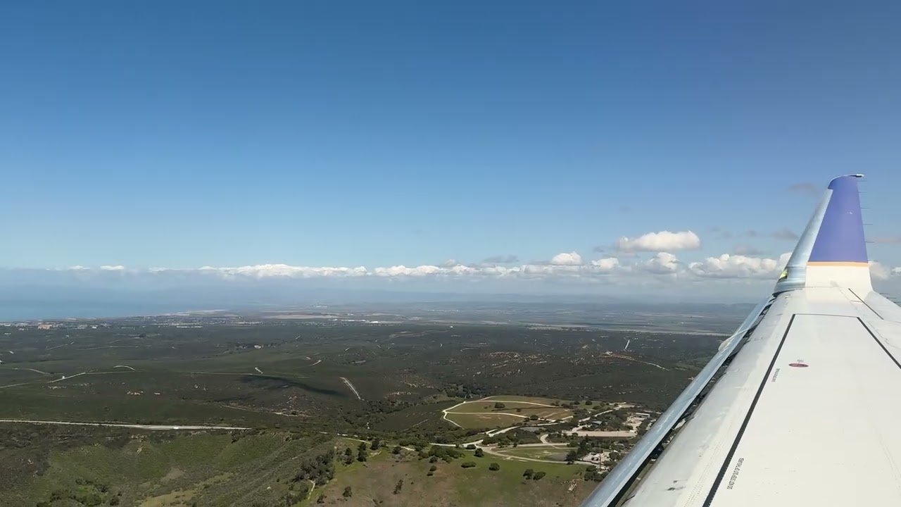 United Express (SkyWest) E175 Raceway Visual 28L Monterey KMRY