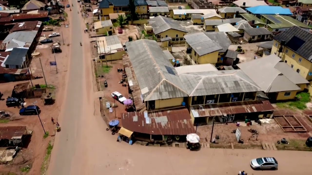 Drone is tracing some street in Uromi. 