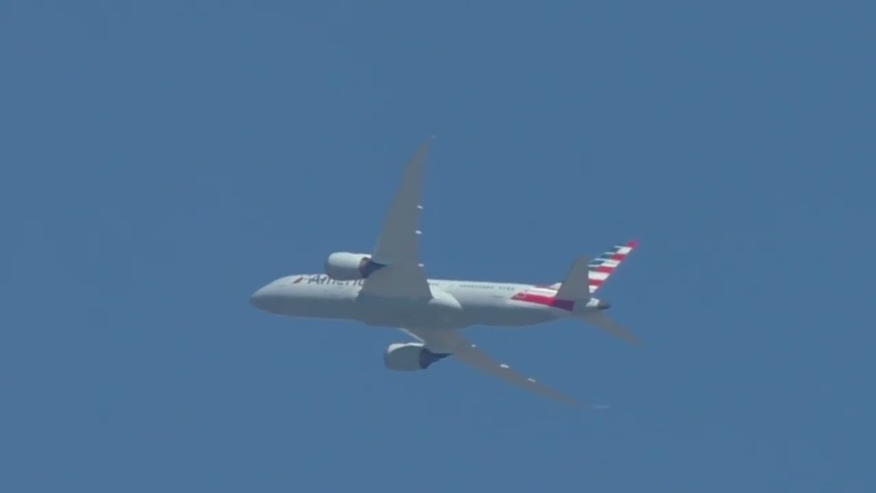American Airlines Boeing 787-8 N873BB taking off from KPBI (Seen from my house)