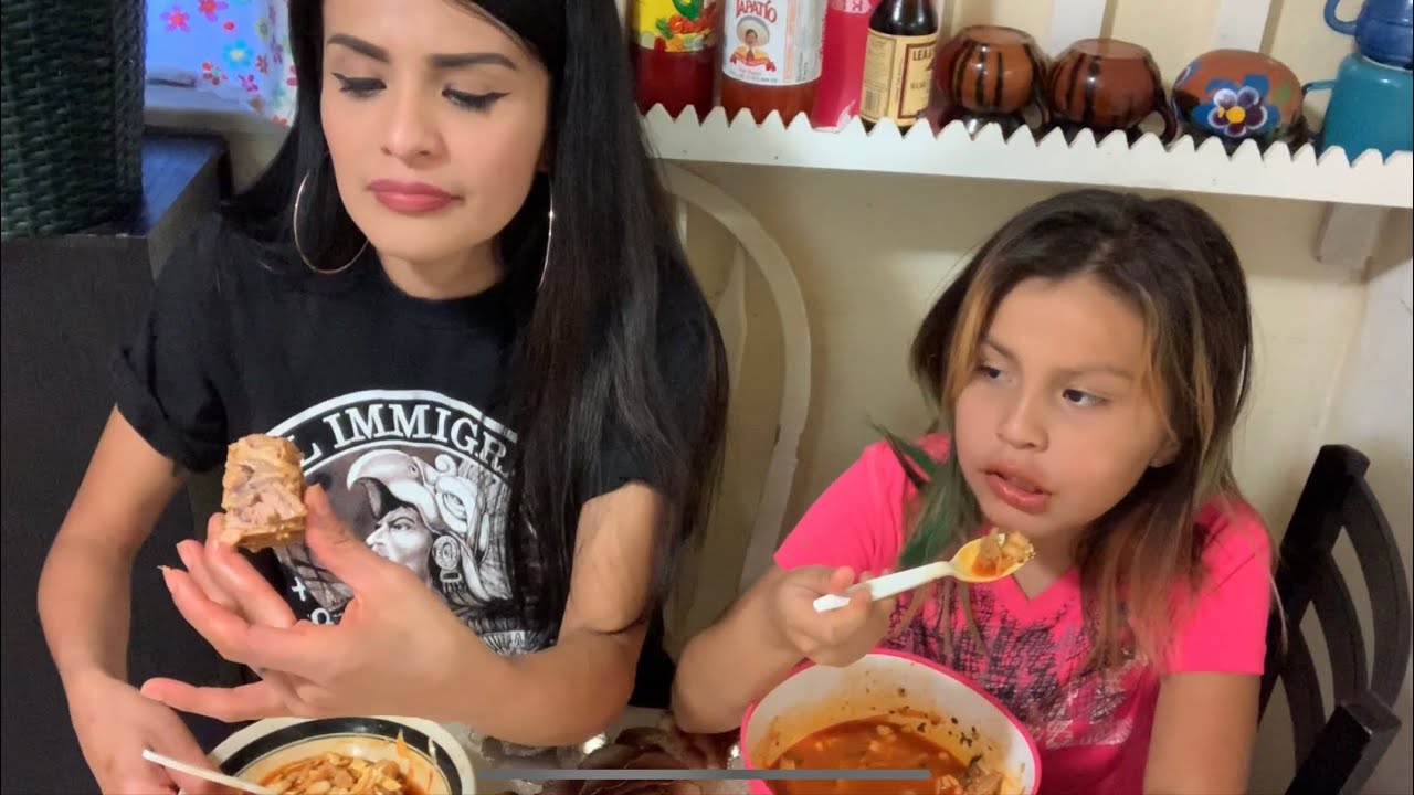 How to make red pozole