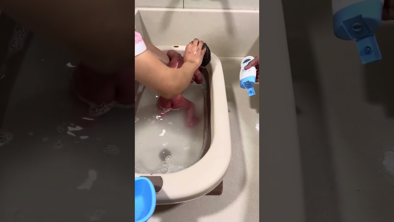 New Born Baby’s First Bath. 🥺❤️