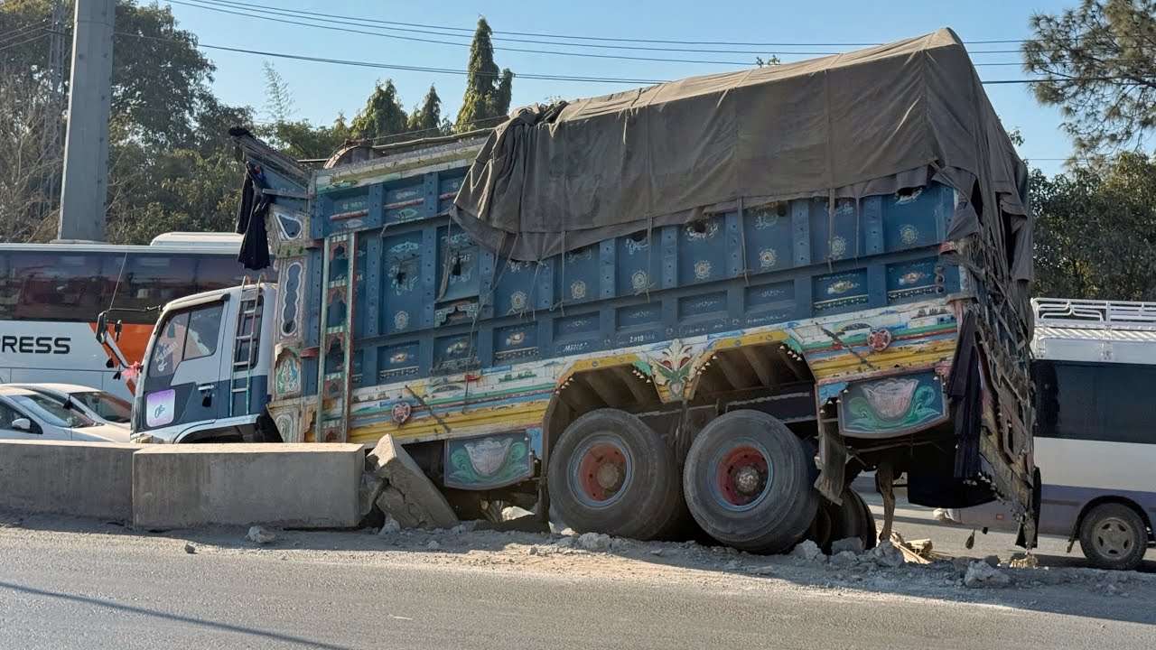 High-Speed Loaded Truck Crash | Unbelievable Highway Accident