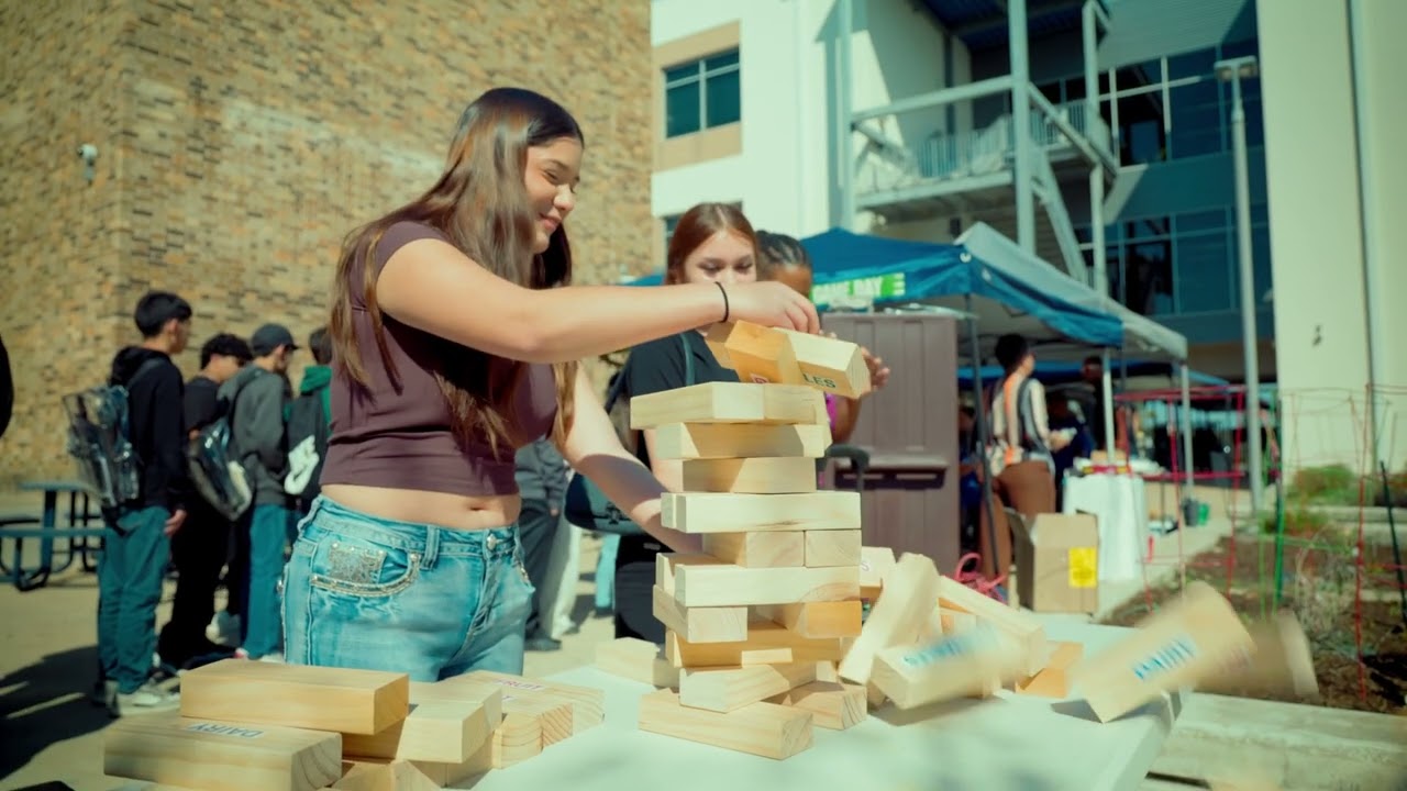Вечеринка HISD Tailgate в школе Milby High!