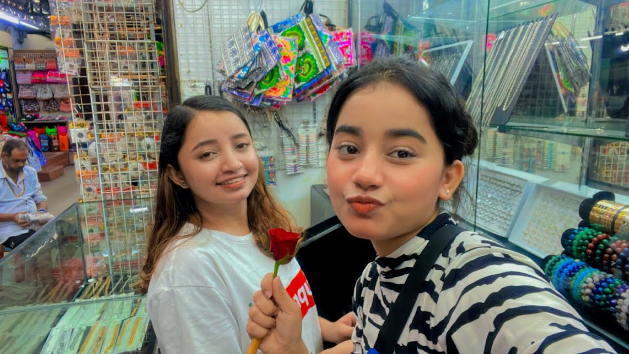 Aajbi meri baby ko frisa Rose 🌹 aaya #viral #neyshakhadka #video #vlog #phuket