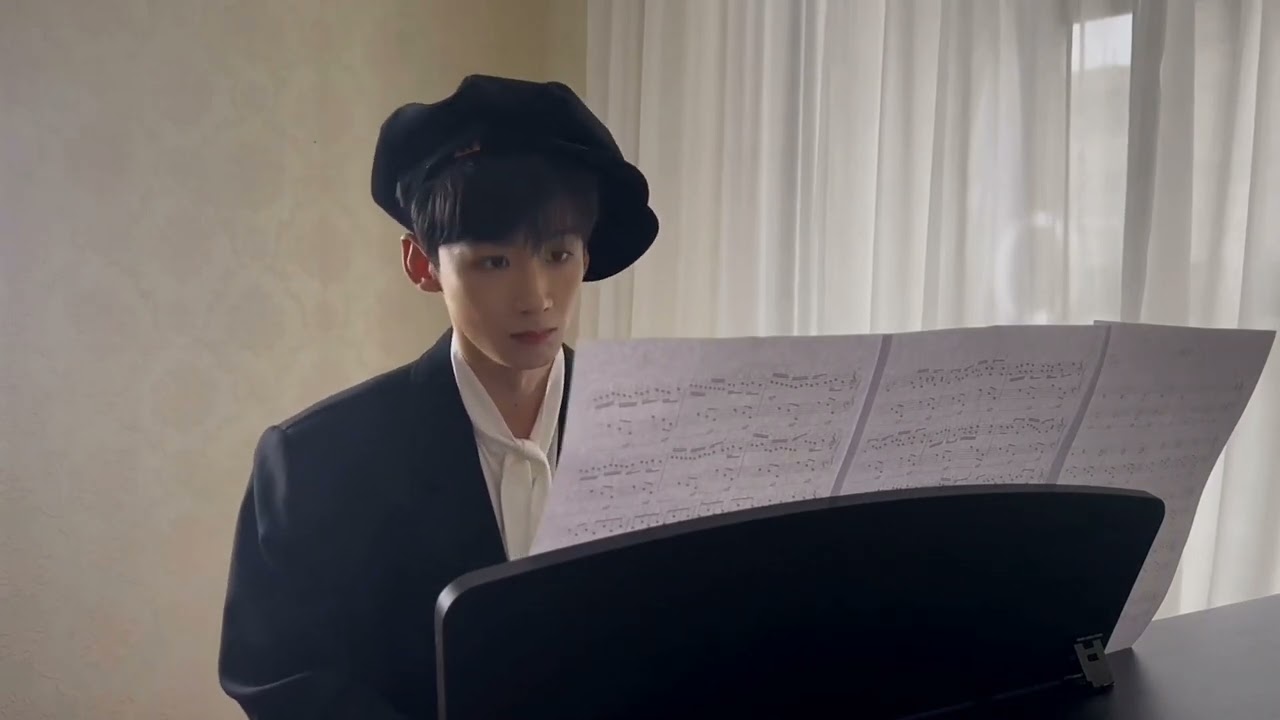 Bai Jing Ting 白敬亭 Plays 《卡农Canon》on the Piano from his Drama 