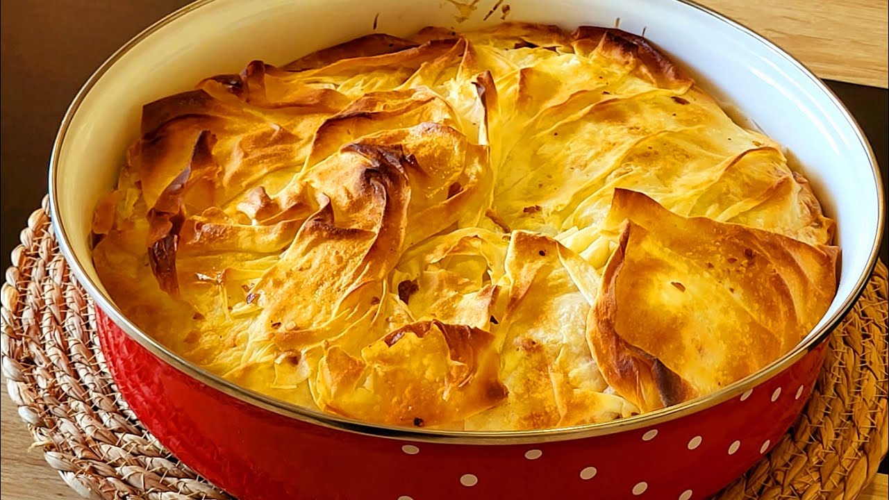 Вкусна и любима баница у дома, с шунка и кашкавал!