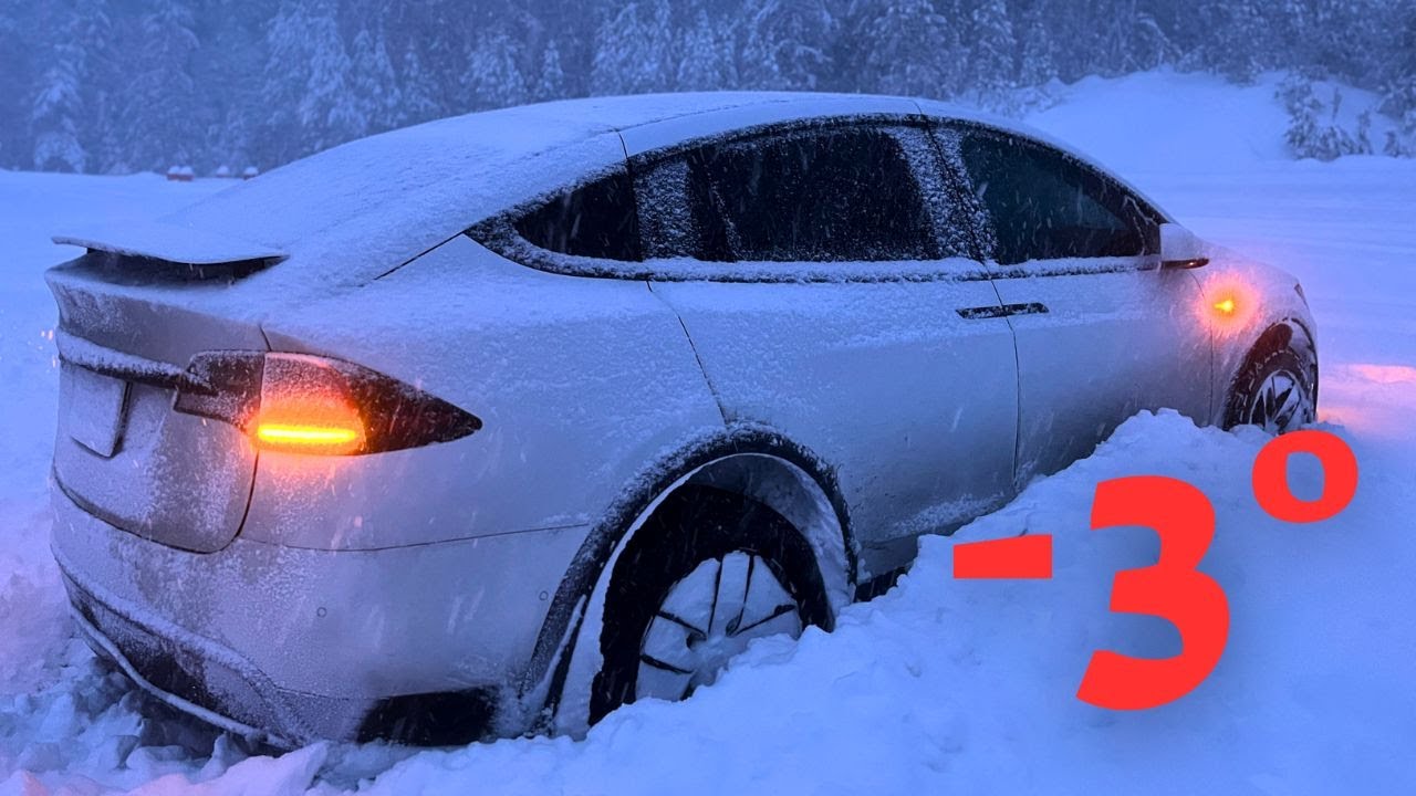 ВЫЖИЛ в метель внутри моей Tesla (Её пришлось ОТБУКСИРОВАТЬ)