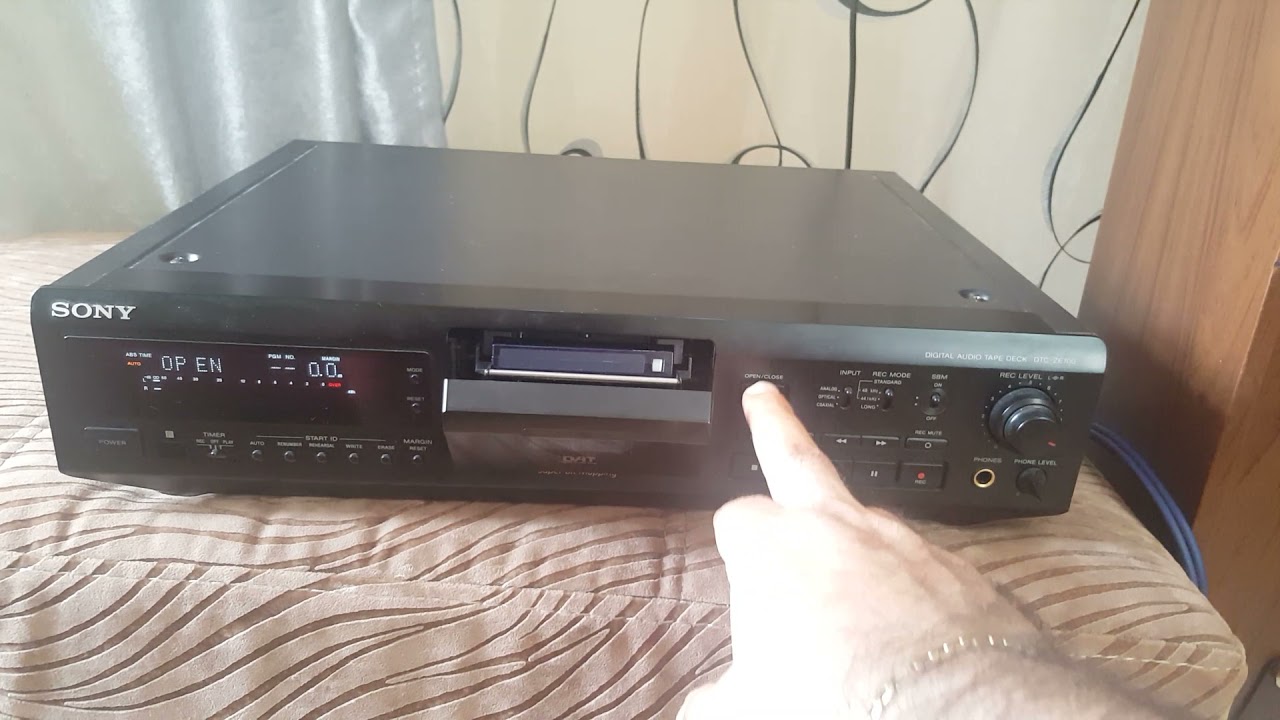 обзор  DAT кассетной деки Sony DTC-ZE700