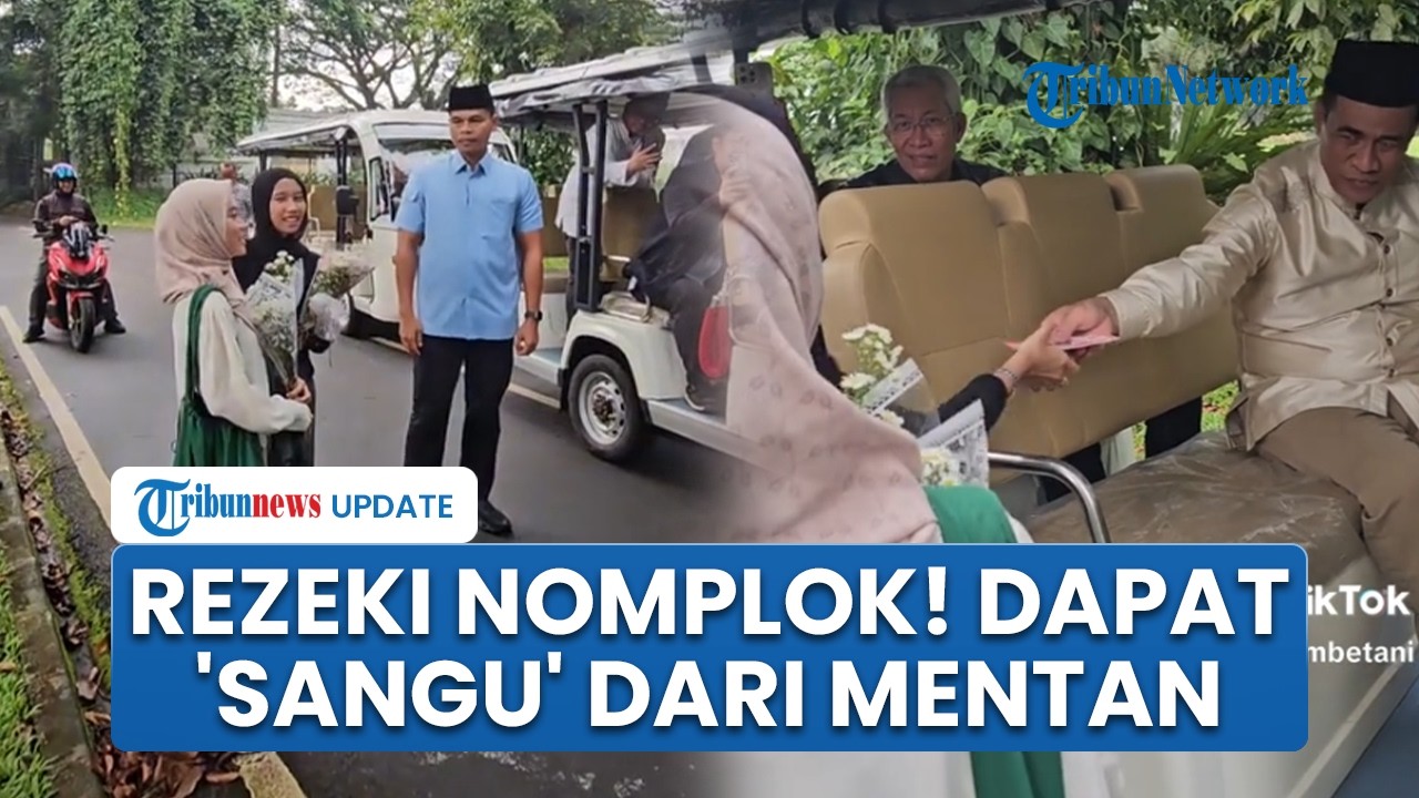 2 Mahasiswa Girang Ketemu Mentan, Menteri Amran Spontan Beri Uang sebagai Bentuk Dukungan