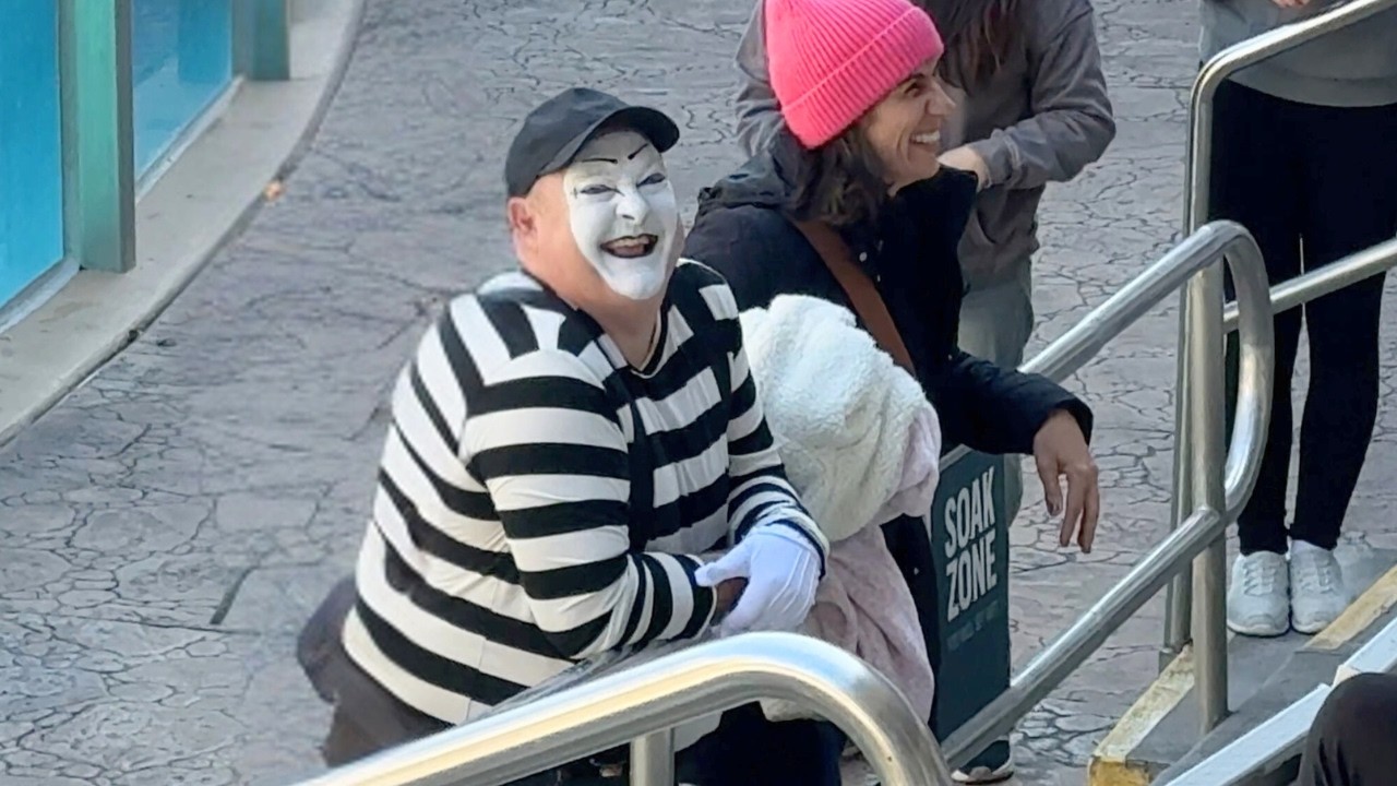 HILARIOUS Tom the Mime Antics You Won&rsquo;t Stop Laughing At!