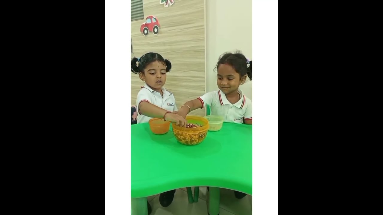 Class: Nursery, Block 17, Food we eat, Activity:-Team work, Sorting mixed grains (Rajma & Chickpea).