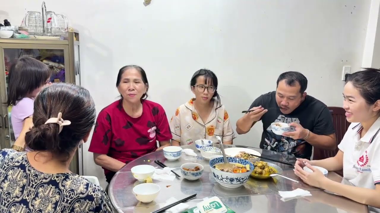 Cảm Ơn Công Thức Của Em Gái,Gà Hầm Rau Củ Và Nấm.