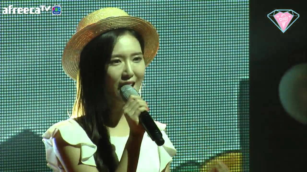 150914 DIA Debut Showcase DIA(다이아) - Somehow(왠지)(Acoustic Ver)