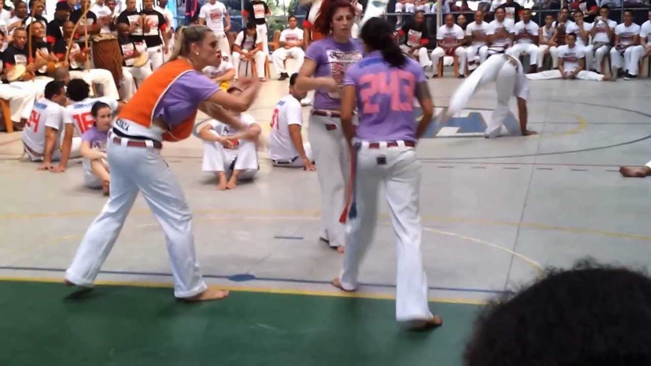 INSTRUTORA PEQUENA GRUPO MUZENZA