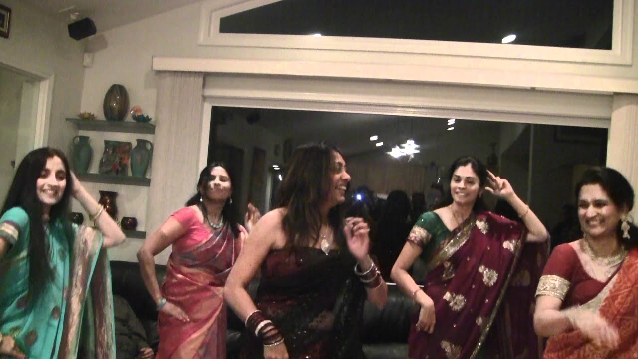 Chammak Challon - Saratoga Item Girls perform @ Harans Annual Diwali party 2011