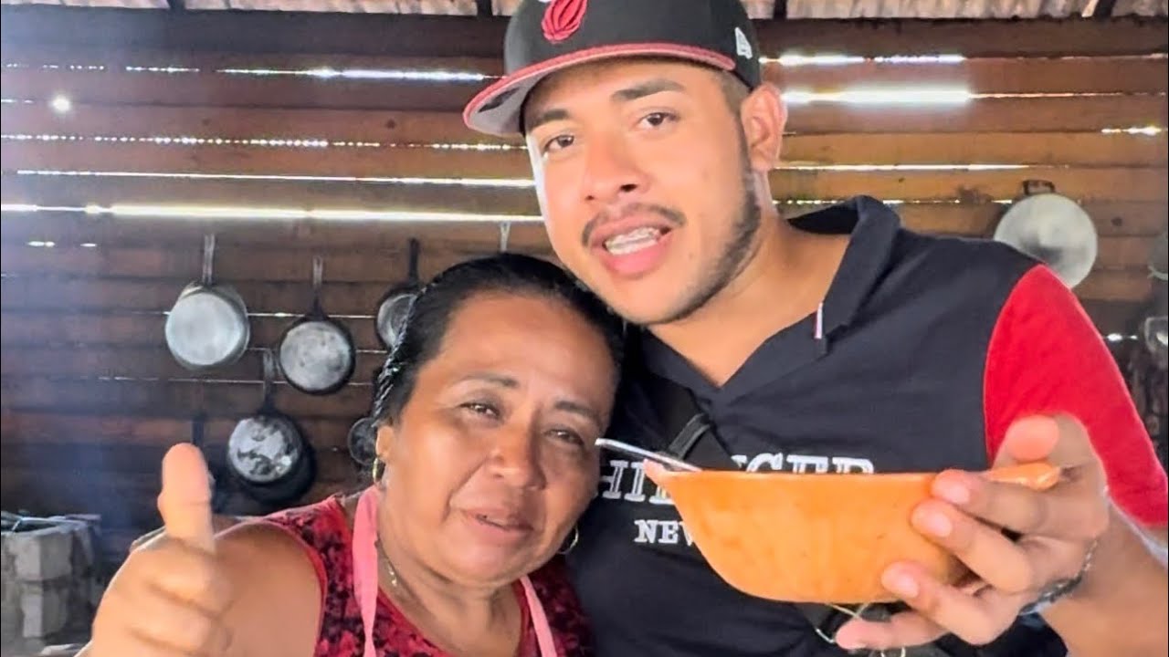 HOY PREPARAMOS CALDO DE CAMARÓN ROJO CON MARTHA PINO