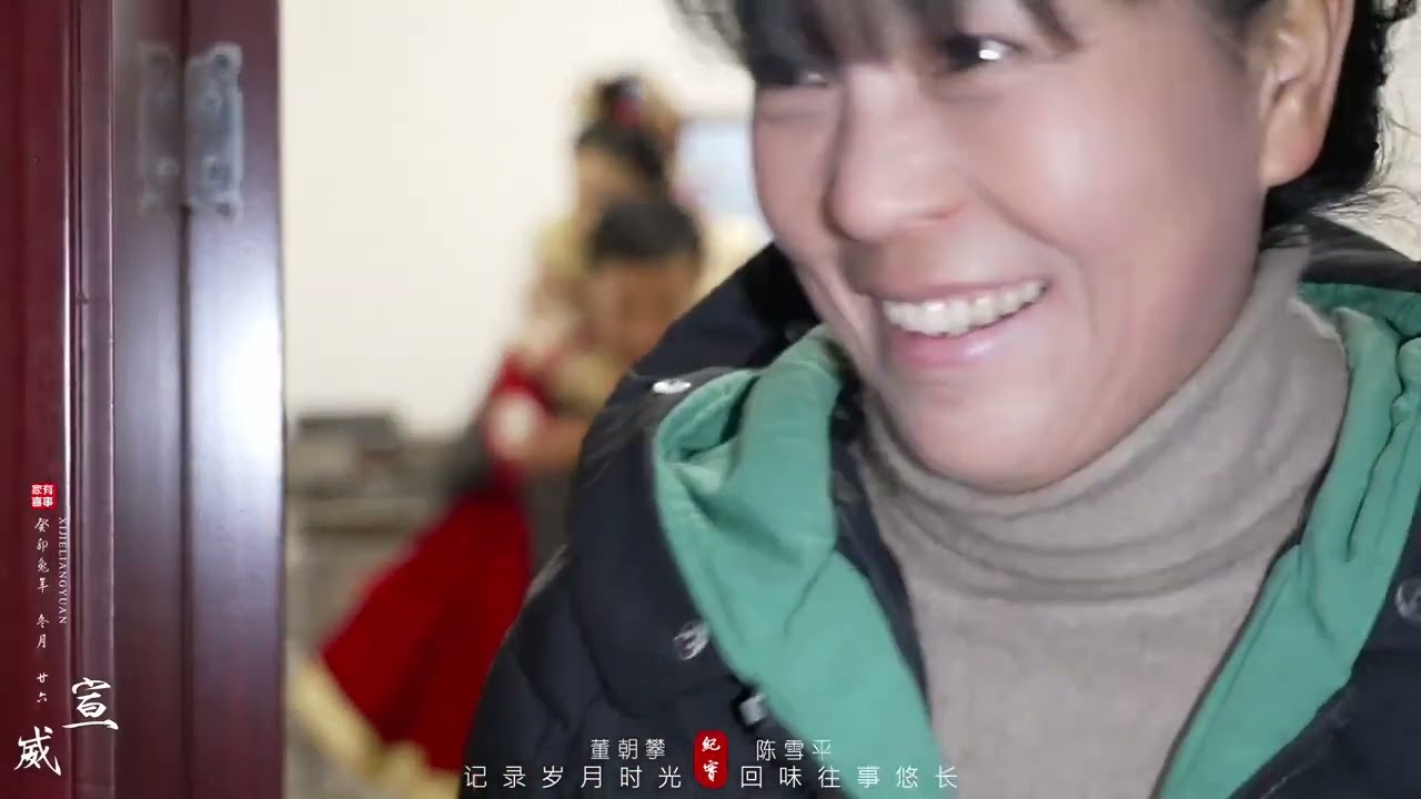 宣威热水的航拍婚礼第二天，绝美朝霞下的接亲车队便是美好的开始 良辰吉日吉时出门，能遇上这般绝美的风景，也是我拍摄以来最美的航拍车队！也寓意着这对新人幸福美满生活的开始！也为他们多年的恋爱画上一个完美