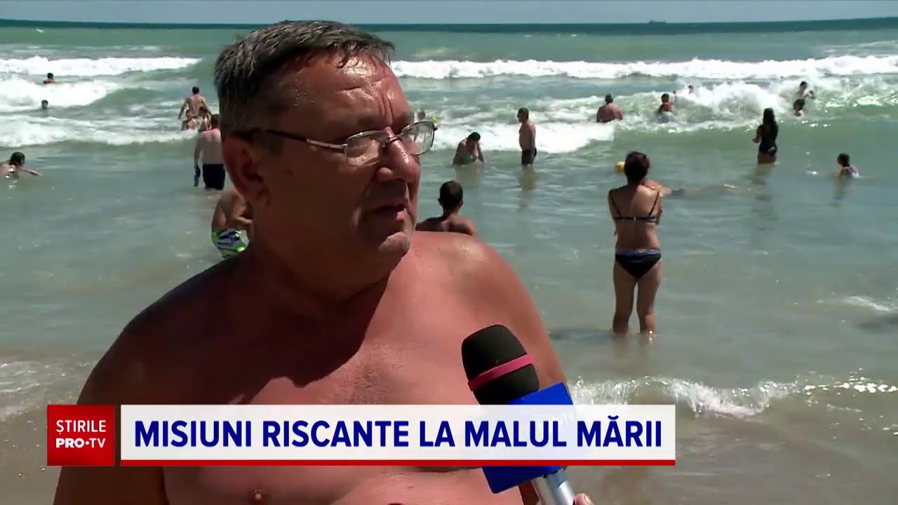 Turiștii din Eforie au format un lanț uman pentru a ajuta un salvamar prins în valuri