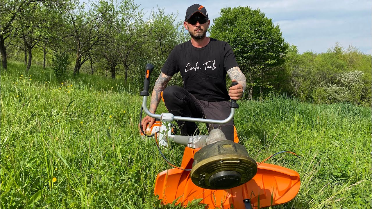 Stihl Fs 561-C with the new guard, mowing fresh grass. ( Motocoasa Stihl.)