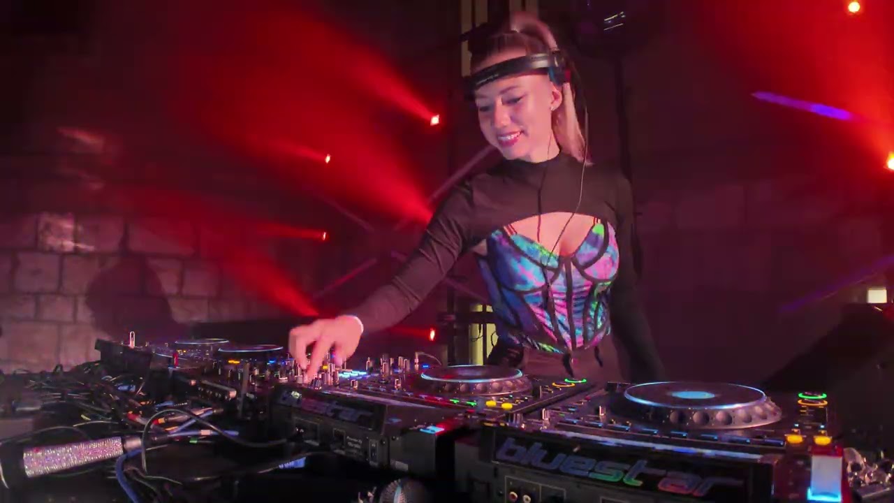 Stephanie - Vajdahunyad Castle // DJ Store Birthday Party set // tech house, melodic techno