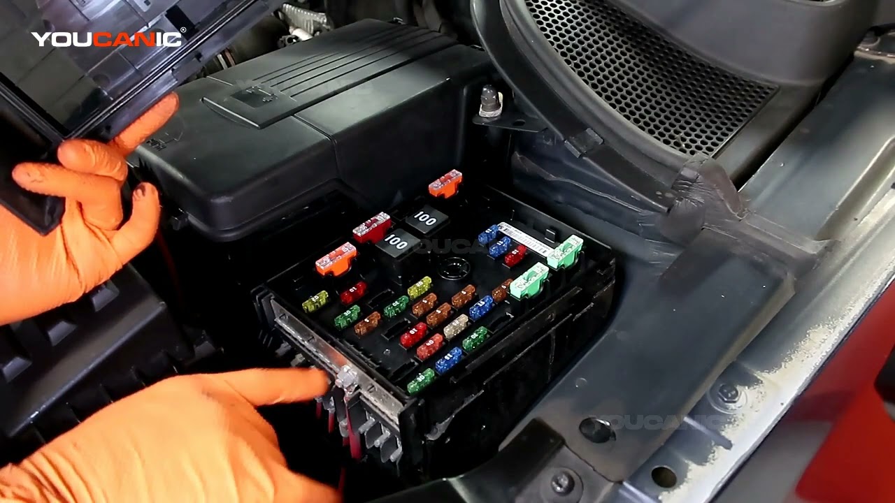2009-2016 Volkswagen Tiguan - Fuse Box Locations