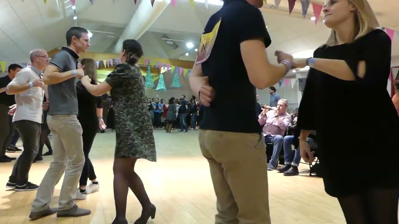 Danse : Finale Kas a-barzh mode Languidic 2021 avec Didier Le Bot et Hervé Chevrolier à Larmor Plage